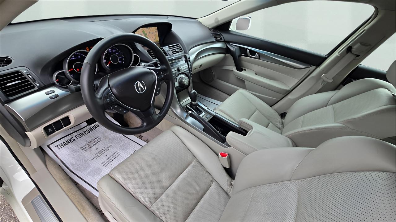 Acura TL 5-Speed AT with Tech Package 2010