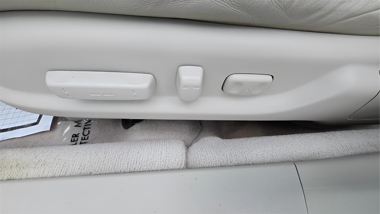 Acura TL 5-Speed AT with Tech Package 2010