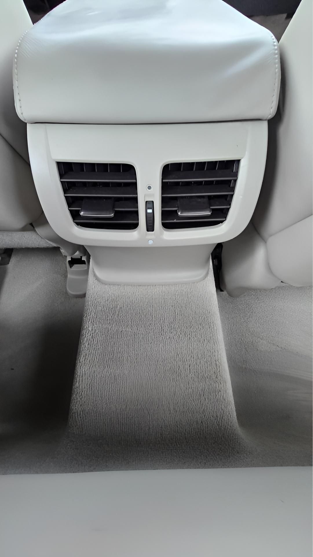 Acura TL 5-Speed AT with Tech Package 2010