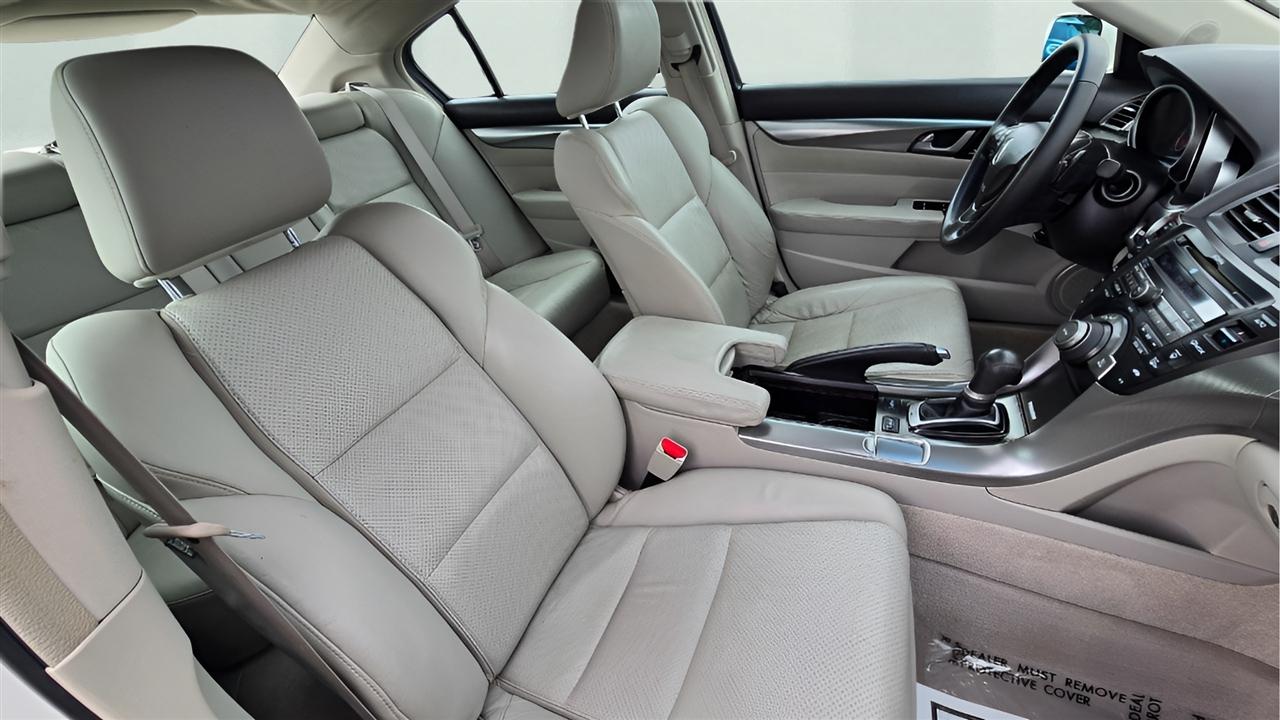 Acura TL 5-Speed AT with Tech Package 2010