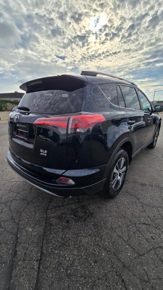 Toyota RAV4 XLE AWD 2018