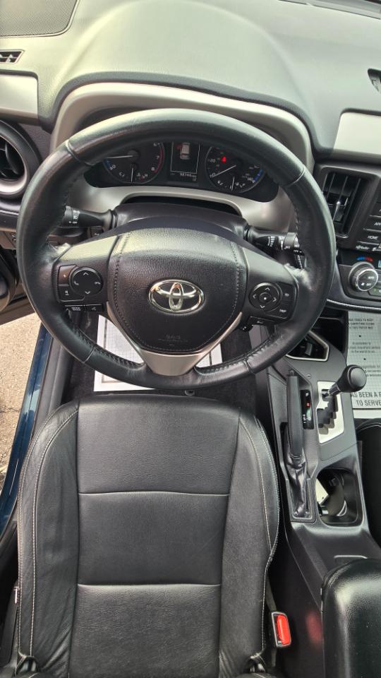 Toyota RAV4 XLE AWD 2018