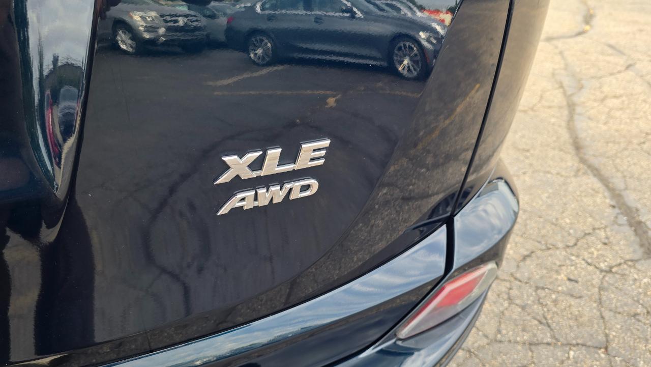 Toyota RAV4 XLE AWD 2018