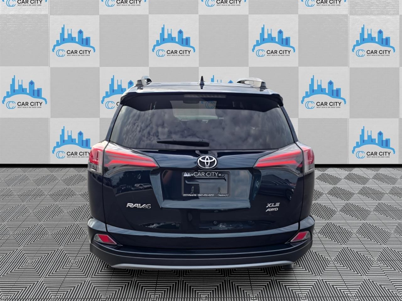 Toyota RAV4 XLE AWD 2018