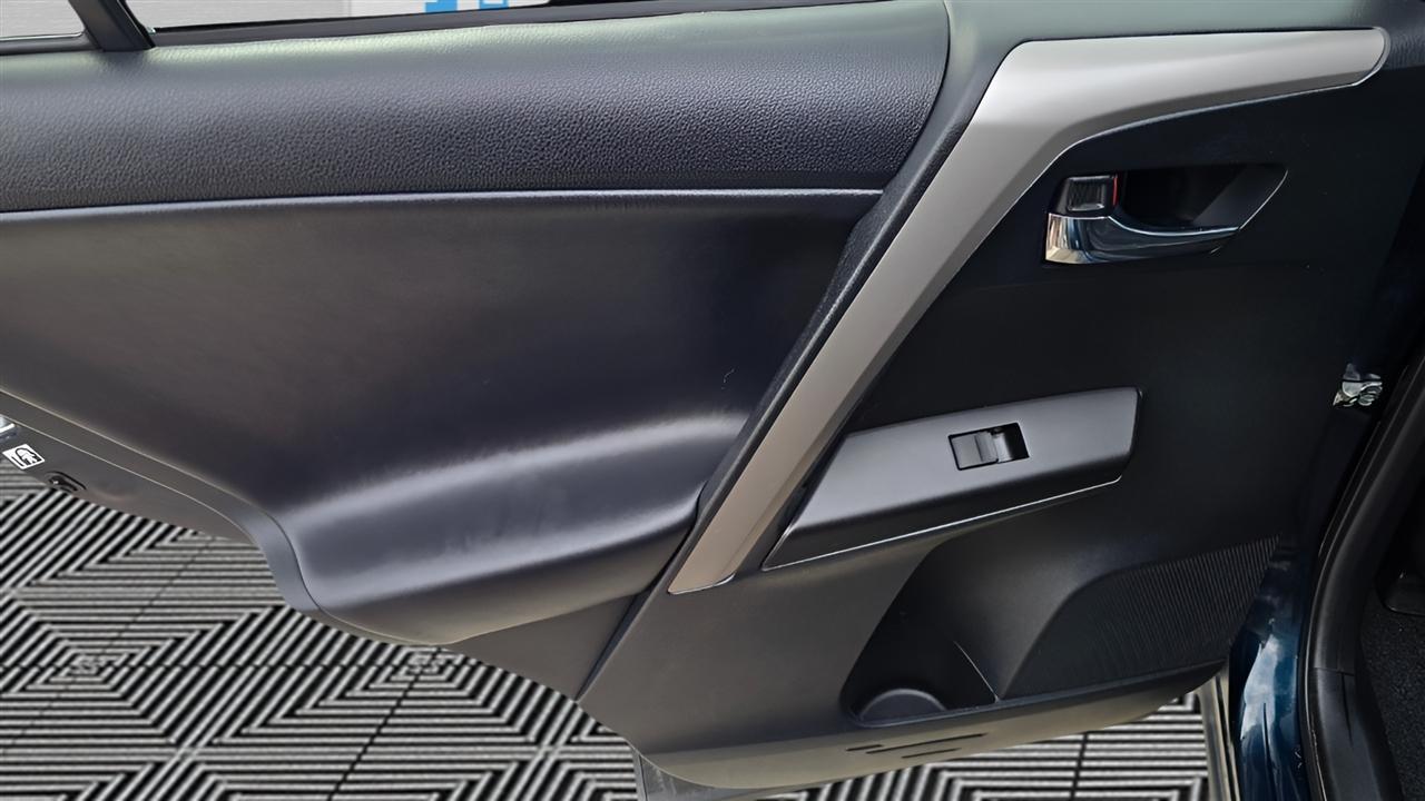 Toyota RAV4 XLE AWD 2018