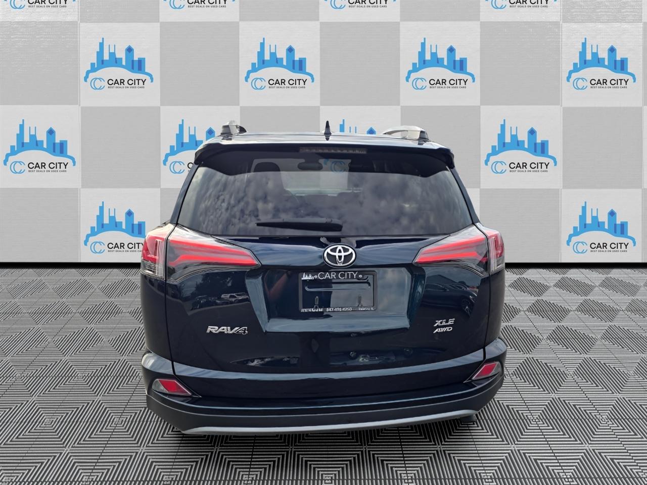 Toyota RAV4 XLE AWD 2018