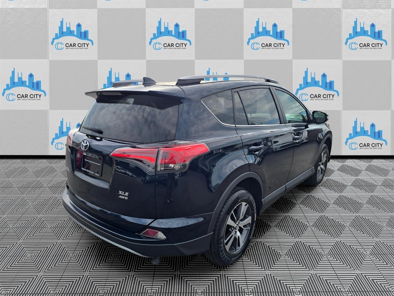 Toyota RAV4 XLE AWD 2018