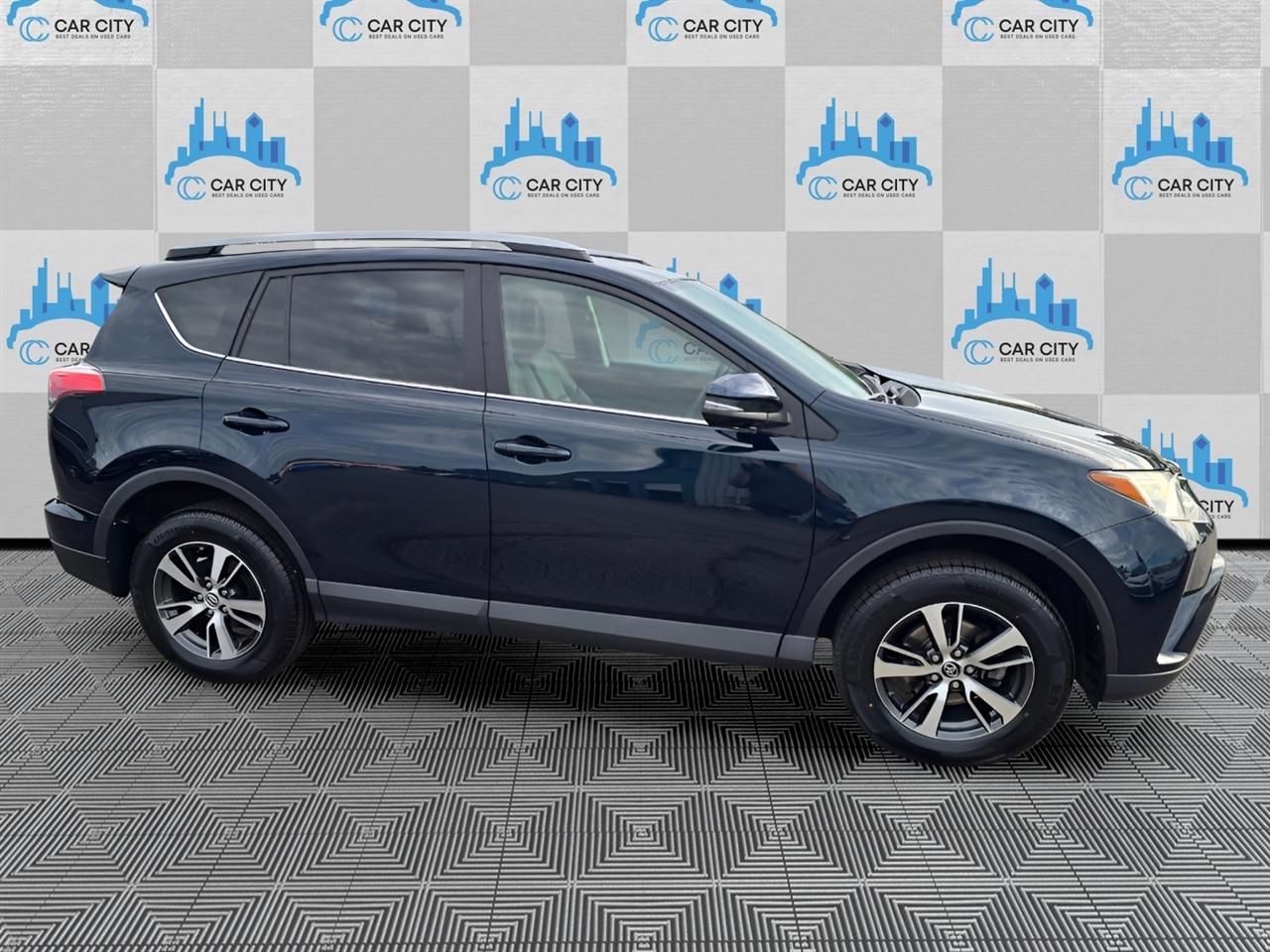 Toyota RAV4 XLE AWD 2018
