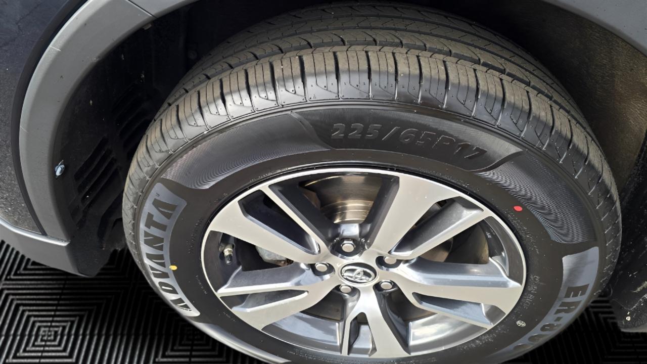 Toyota RAV4 XLE AWD 2018