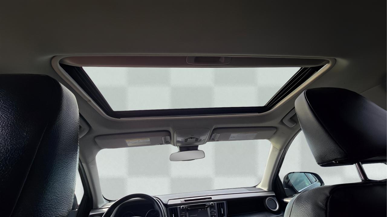 Toyota RAV4 XLE AWD 2018