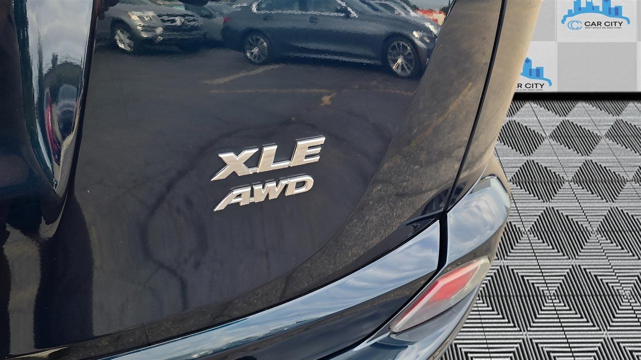 Toyota RAV4 XLE AWD 2018