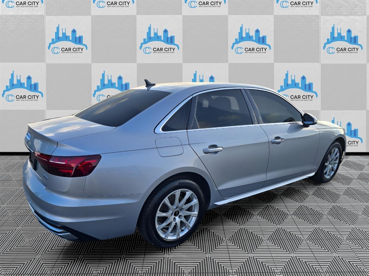 Audi A4 Premium quattro 2023