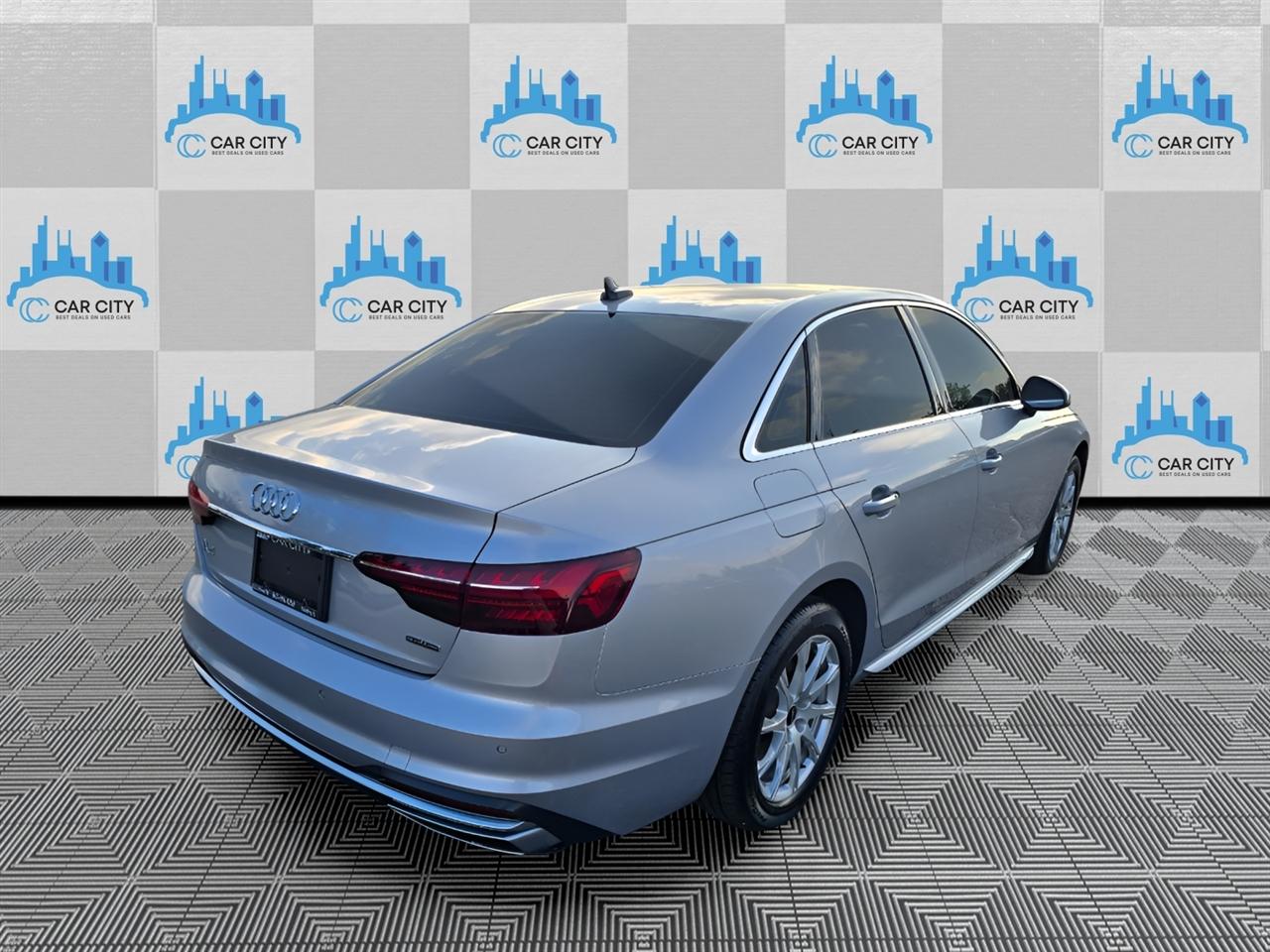 Audi A4 Premium quattro 2023