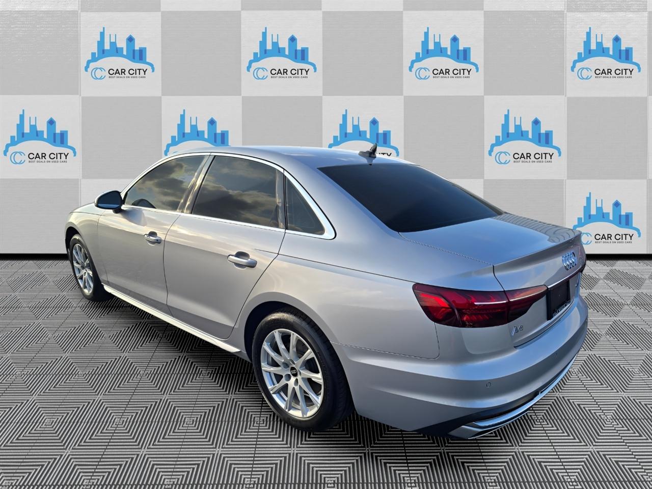 Audi A4 Premium quattro 2023