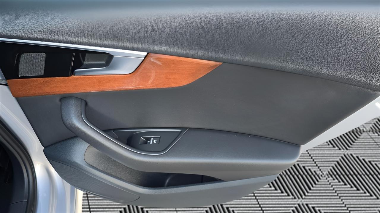 Audi A4 Premium quattro 2023