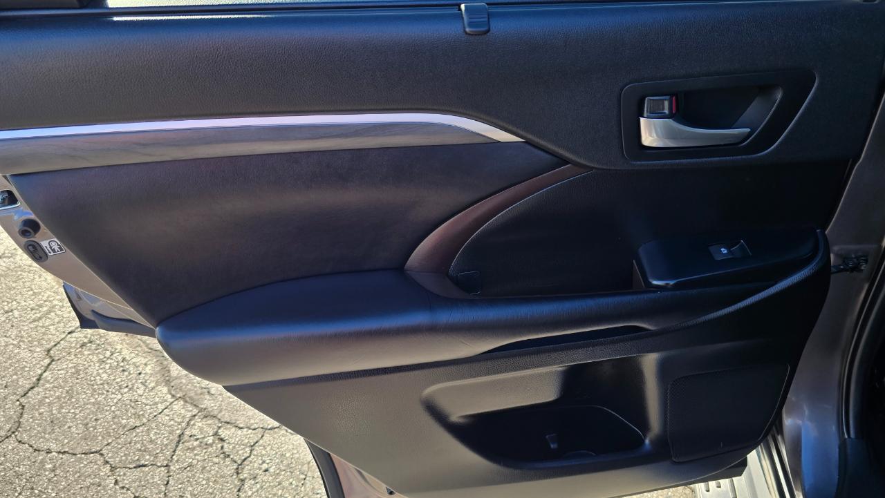 Toyota Highlander Hybrid Limited AWD 2019