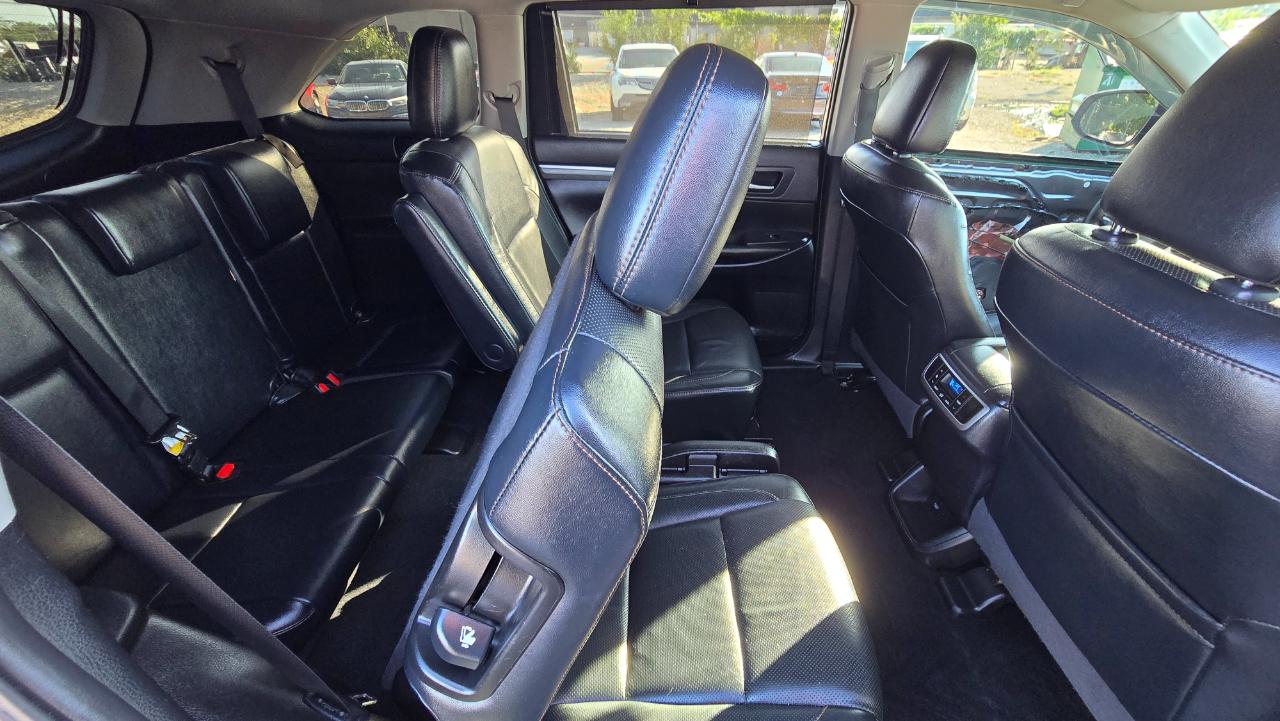 Toyota Highlander Hybrid Limited AWD 2019