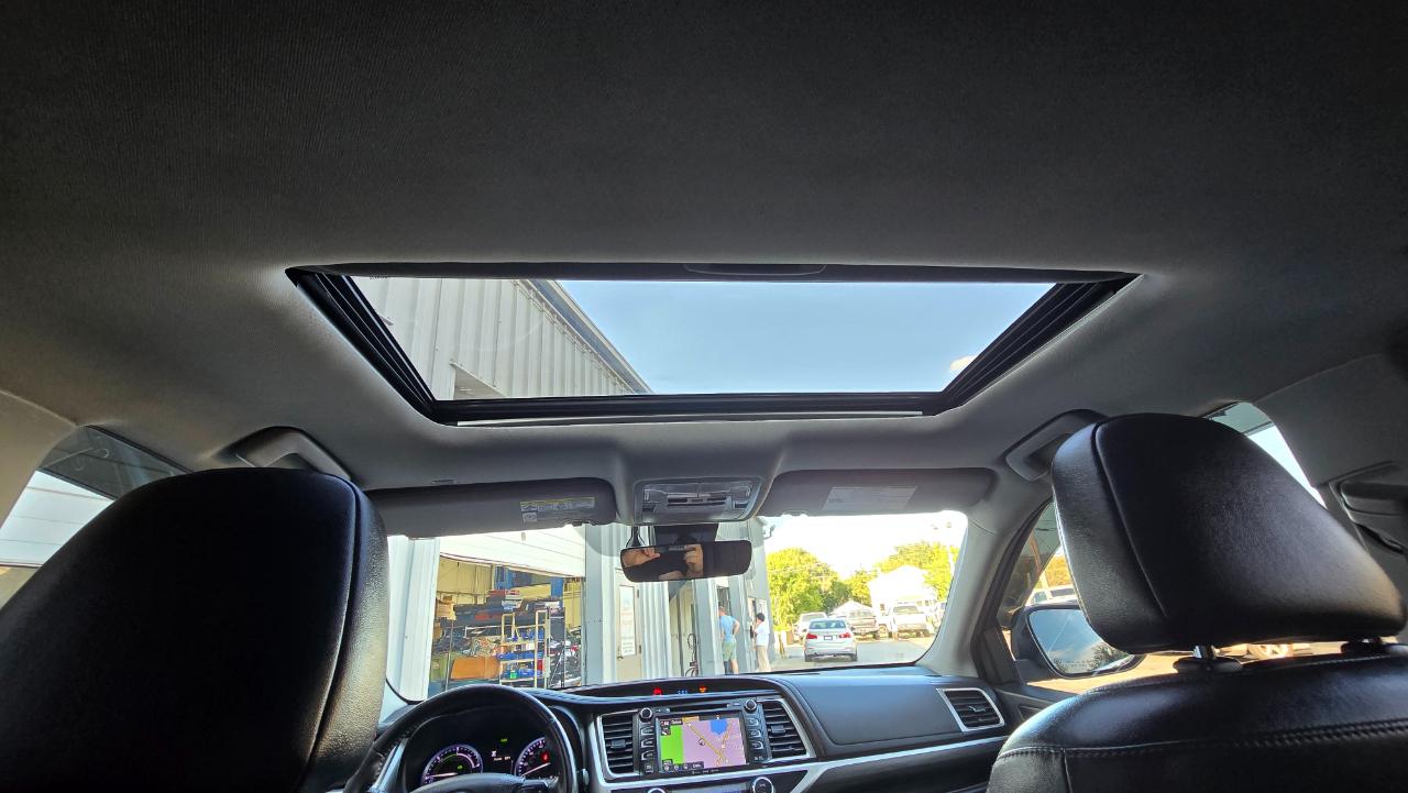Toyota Highlander Hybrid Limited AWD 2019