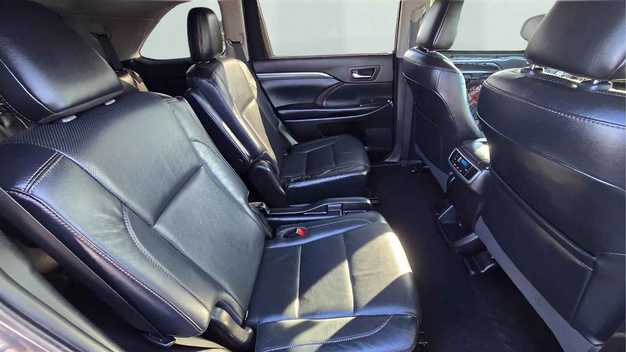Toyota Highlander Hybrid Limited AWD 2019