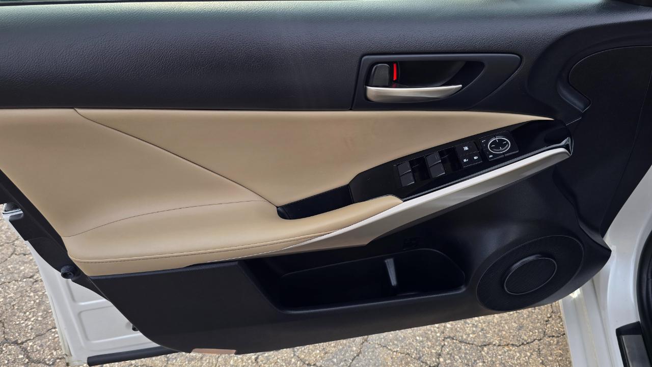 Lexus IS 300 AWD 2017