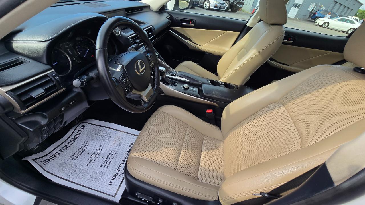 Lexus IS 300 AWD 2017