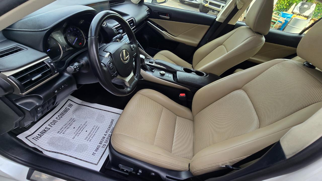Lexus IS 300 AWD 2017