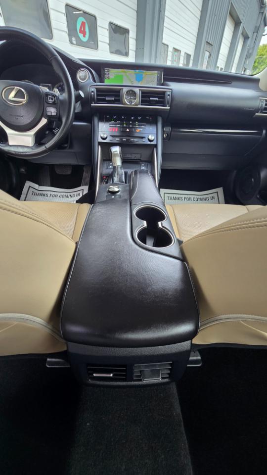 Lexus IS 300 AWD 2017