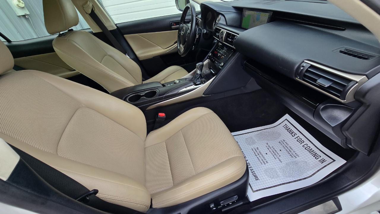 Lexus IS 300 AWD 2017