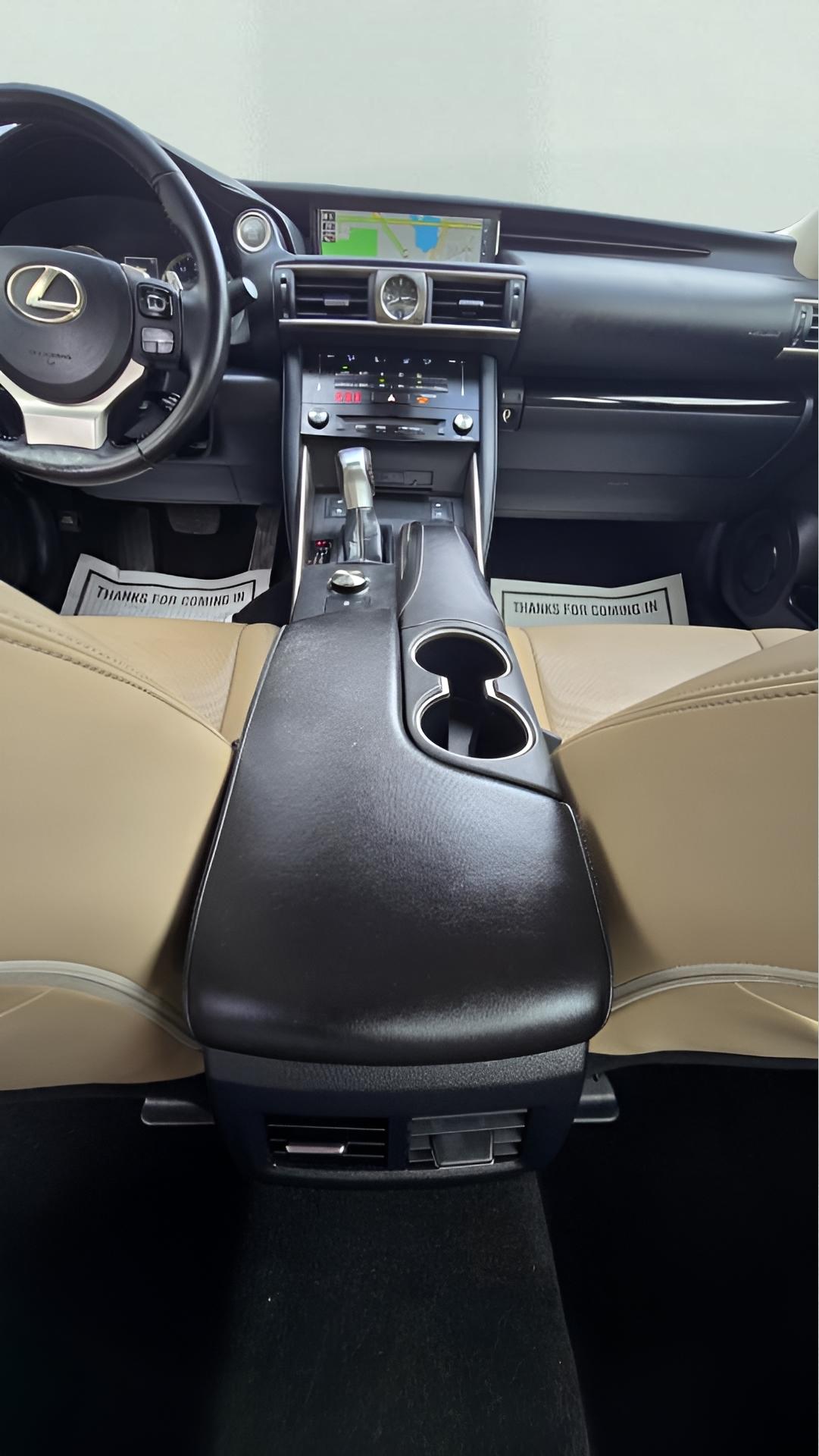 Lexus IS 300 AWD 2017