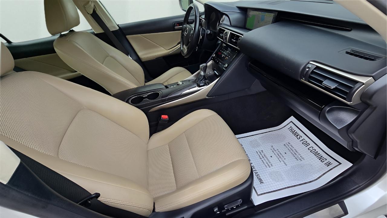 Lexus IS 300 AWD 2017