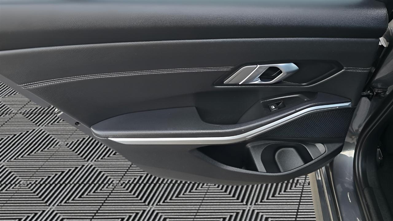 BMW 3-Series 330i xDrive 2020