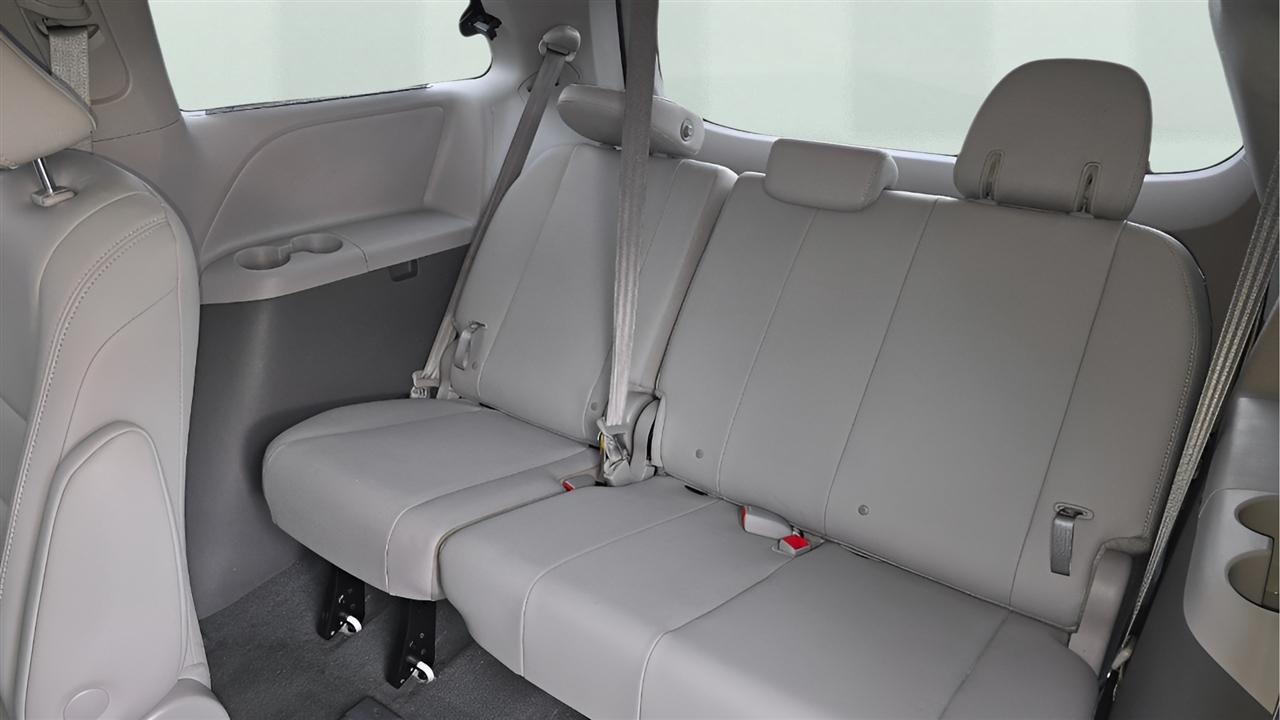 Toyota Sienna XLE 8-Passenger FWD 2019