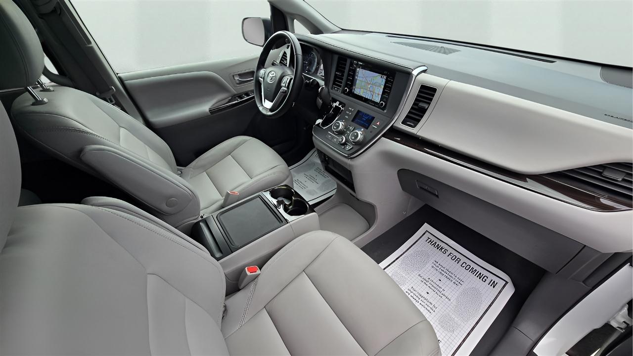 Toyota Sienna XLE 8-Passenger FWD 2019