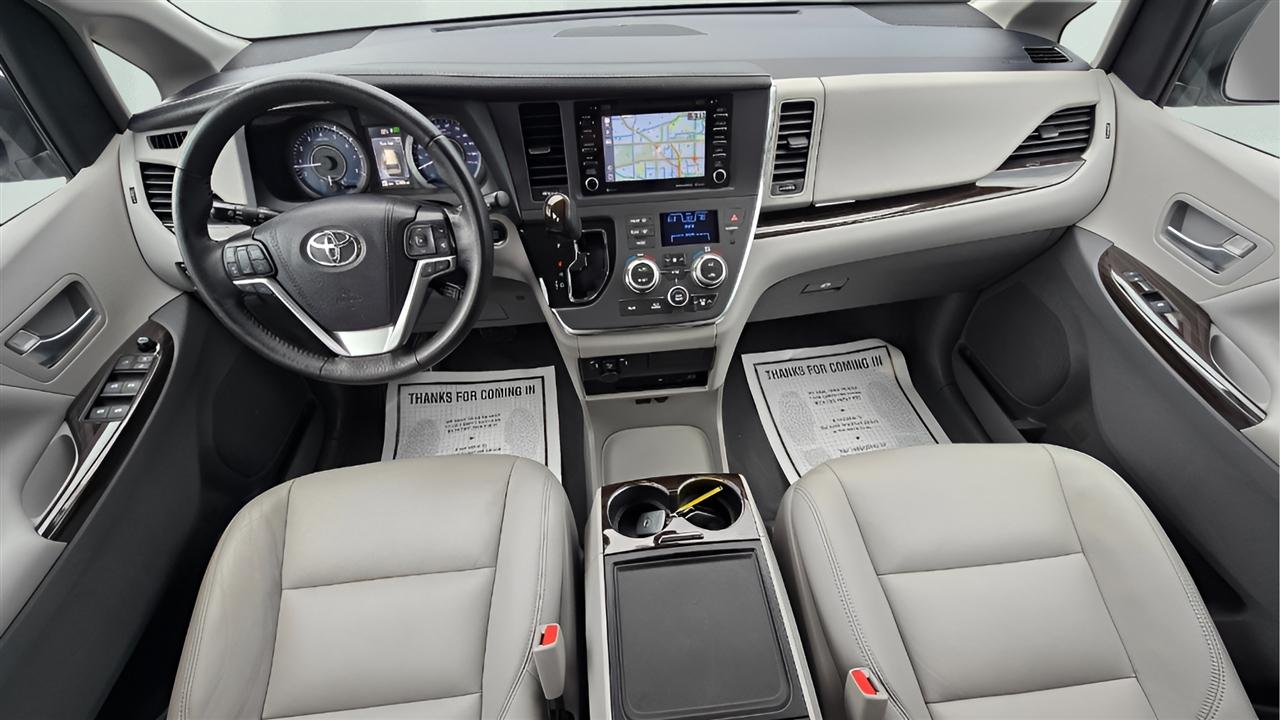 Toyota Sienna XLE 8-Passenger FWD 2019