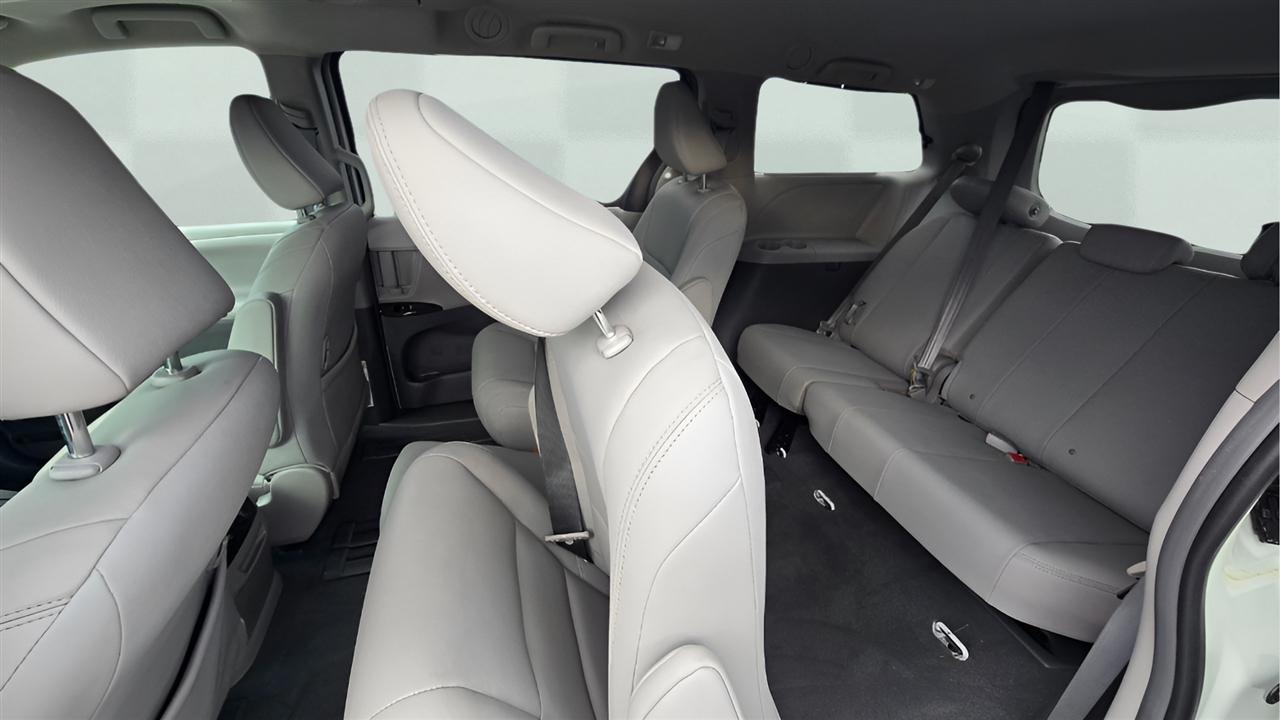 Toyota Sienna XLE 8-Passenger FWD 2019