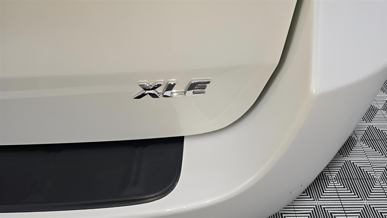 Toyota Sienna XLE 8-Passenger FWD 2019