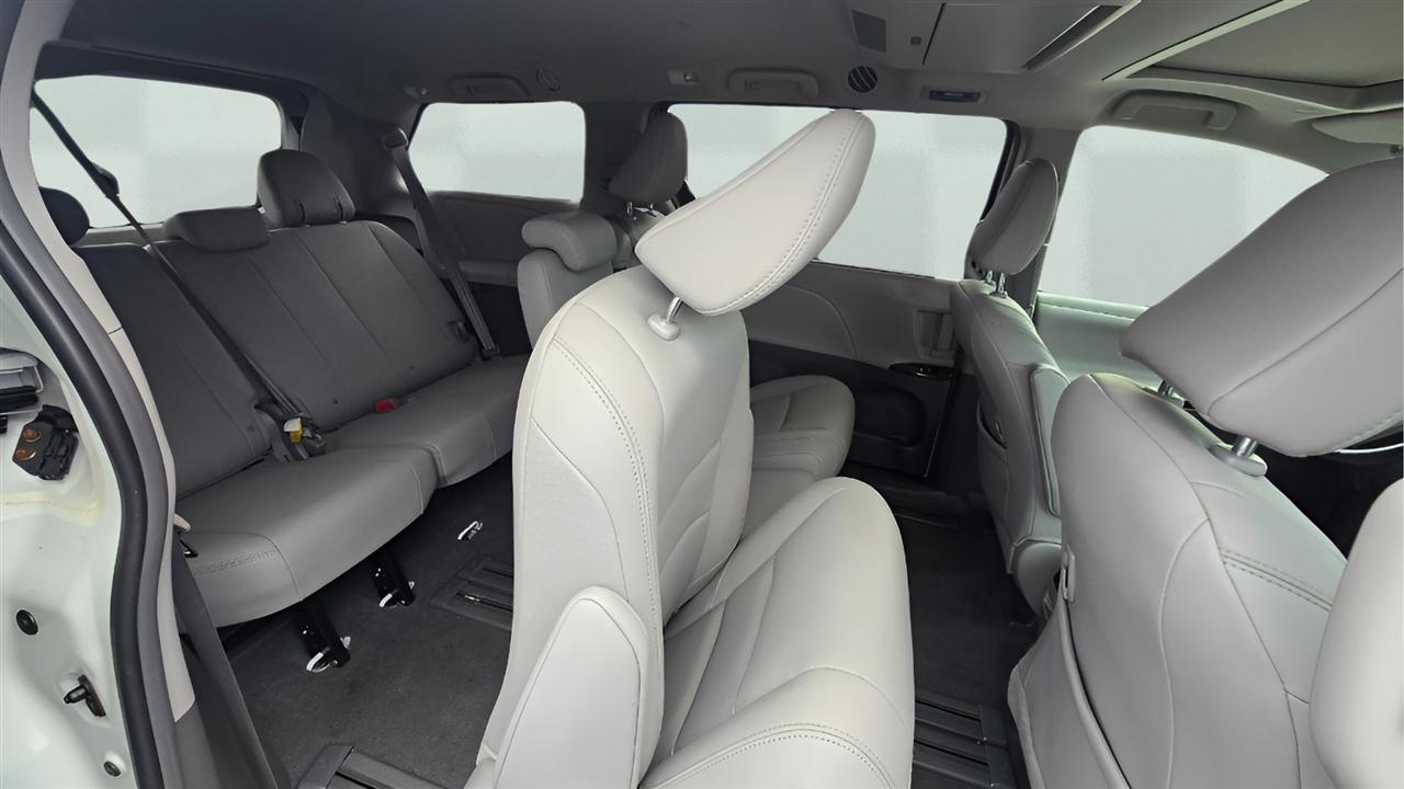 Toyota Sienna XLE 8-Passenger FWD 2019