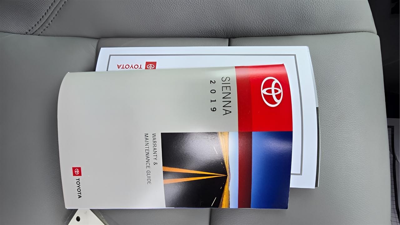 Toyota Sienna XLE 8-Passenger FWD 2019