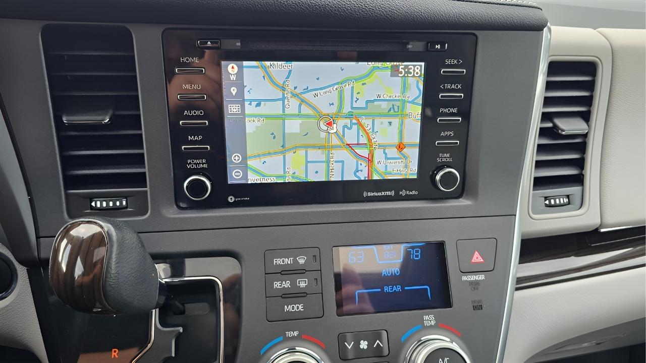 Toyota Sienna XLE 8-Passenger FWD 2019