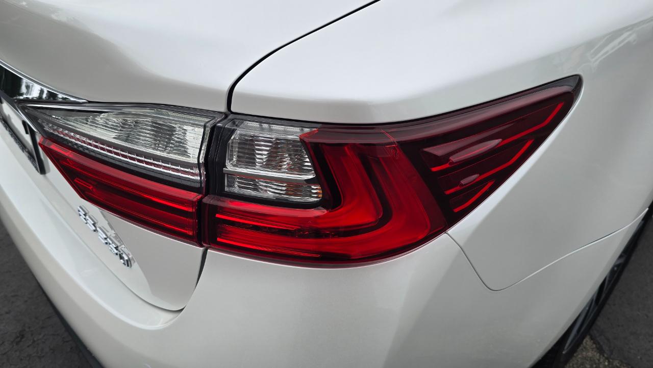 Lexus ES 350 Sedan 2017