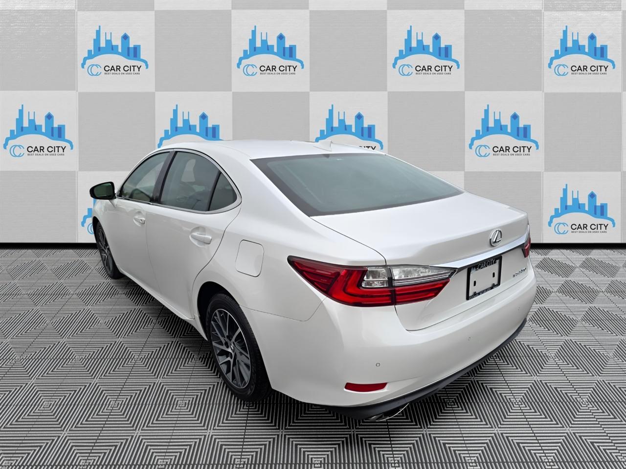 Lexus ES 350 Sedan 2017