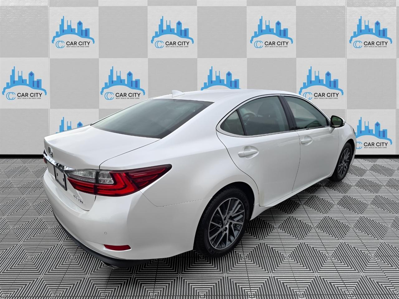 Lexus ES 350 Sedan 2017