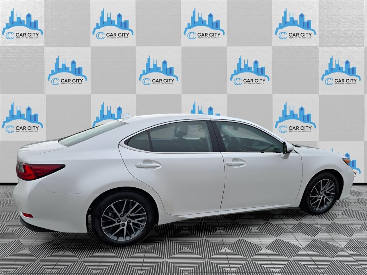 Lexus ES 350 Sedan 2017