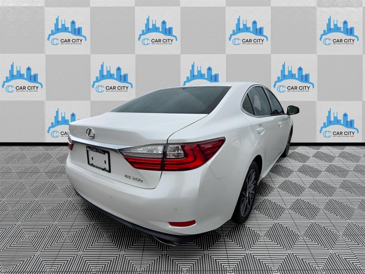 Lexus ES 350 Sedan 2017