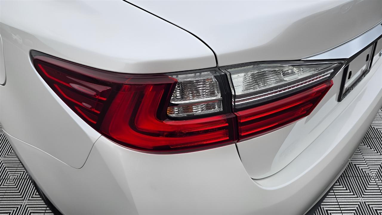 Lexus ES 350 Sedan 2017