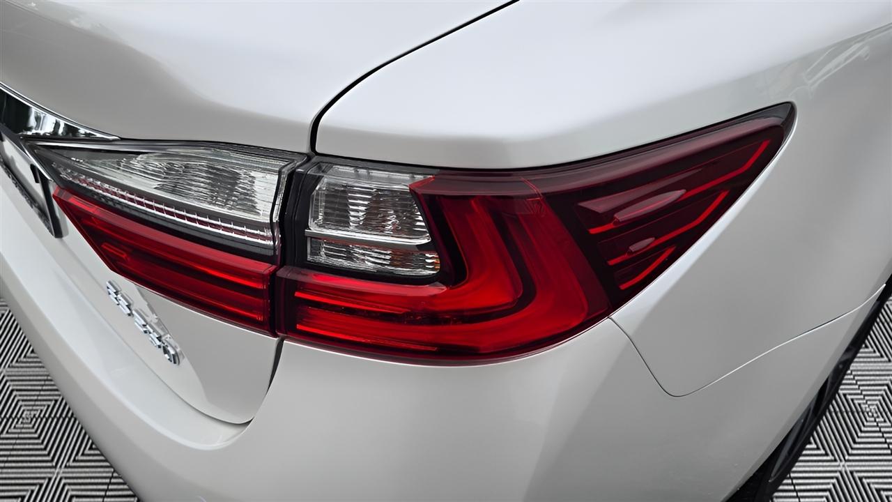 Lexus ES 350 Sedan 2017