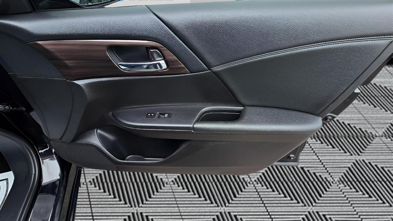 Honda Accord EX Sedan AT 2016