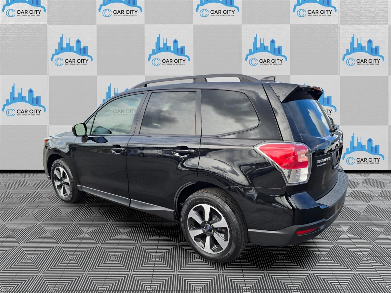 Subaru Forester 2.5i Premium PZEV CVT 2017
