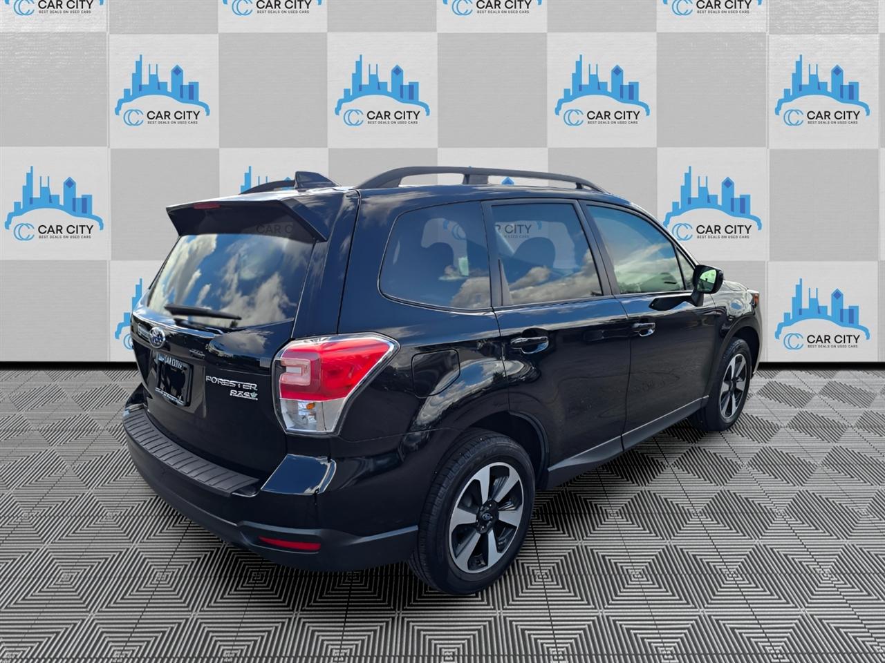 Subaru Forester 2.5i Premium PZEV CVT 2017
