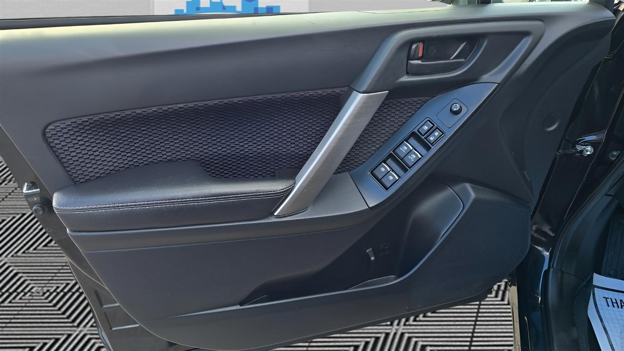 Subaru Forester 2.5i Premium PZEV CVT 2017